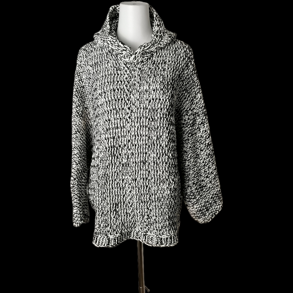 🍁 XL, Black / white chunky knit hoodie by Zara